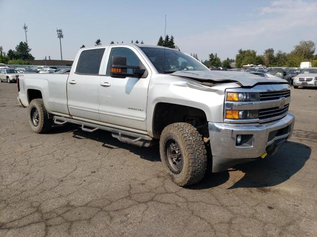 1GC4KZCY7JF139493 - 2018 CHEVROLET SILVERADO K3500 LT SILVER photo 4