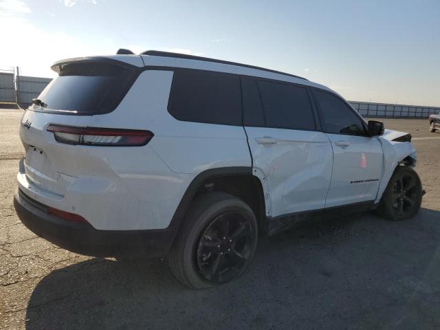 1C4RJKAG8M8173199 - 2021 JEEP GRAND CHER L LAREDO WHITE photo 3