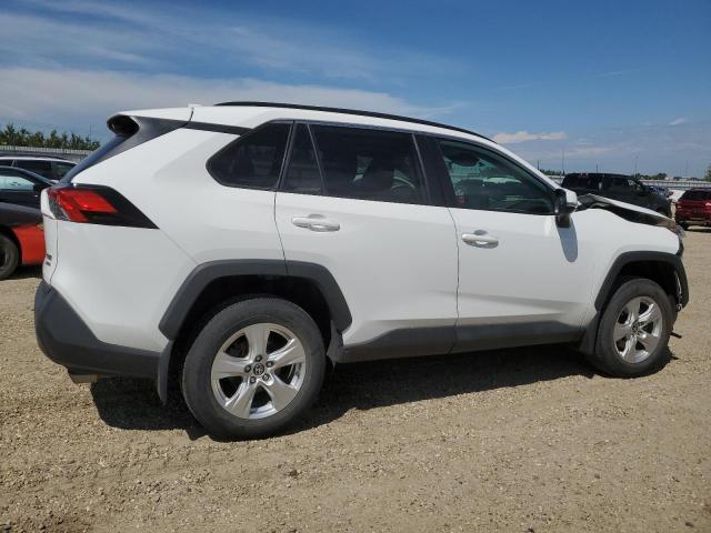 2T3R1RFV8MW181653 - 2021 TOYOTA RAV4 XLE 白色 照片 3