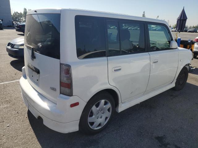 JTLKT324964101187 - 2006 TOYOTA SCION XB WHITE photo 3