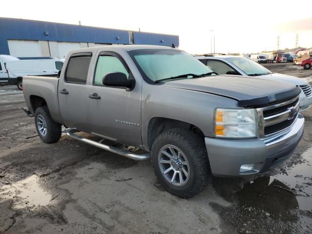 2GCEK13M071568123 - 2007 CHEVROLET SILVERADO K1500 CREW CAB GRAY photo 4