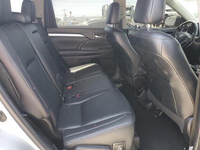 5TDJZRFH2KS575308 - 2019 TOYOTA HIGHLANDER SE SILVER photo 10