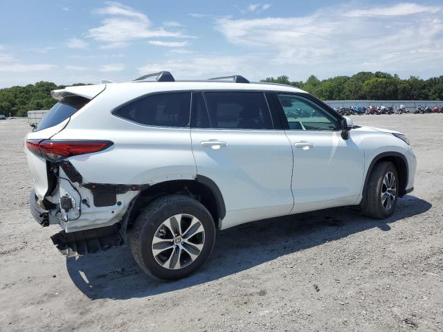 5TDGZRBH0NS589437 - 2022 TOYOTA HIGHLANDER XLE WHITE photo 3