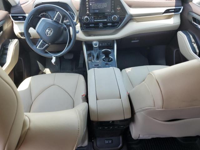 5TDGZRBH0NS589437 - 2022 TOYOTA HIGHLANDER XLE WHITE photo 8