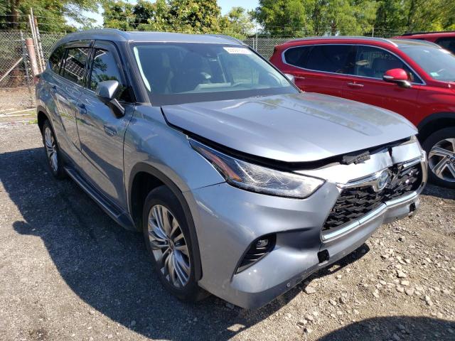 5TDFARAH1MS010541 - 2021 TOYOTA HIGHLANDER HYBRID PLATINUM SILVER photo 4