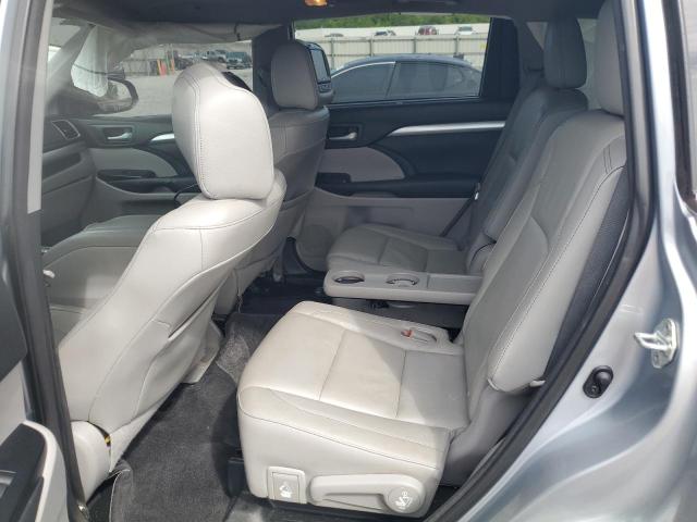 5TDKKRFH6FS048922 - 2015 TOYOTA HIGHLANDER XLE ვერცხლისფერი ფოტო 11