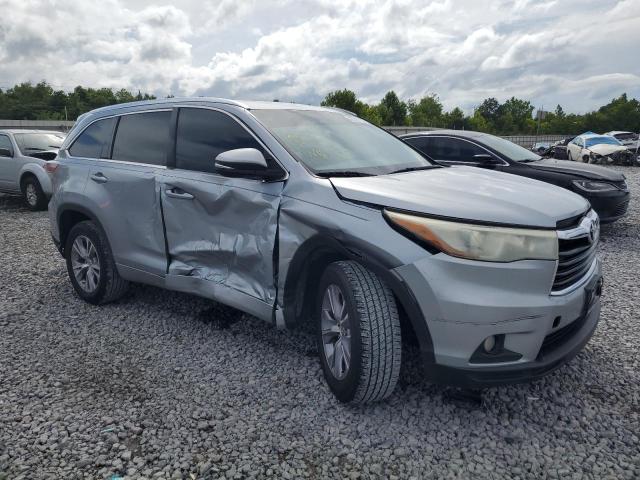 5TDKKRFH6FS048922 - 2015 TOYOTA HIGHLANDER XLE ვერცხლისფერი ფოტო 4