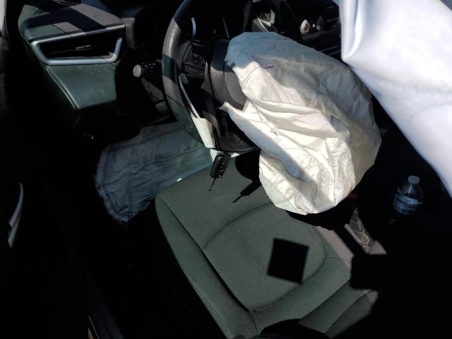 5YFEPMAE1MP258946 - 2021 TOYOTA COROLLA LE ვერცხლისფერი ფოტო 8