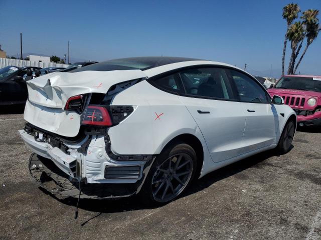 5YJ3E1EA7PF576086 - 2023 TESLA MODEL 3 Weiß Foto 3