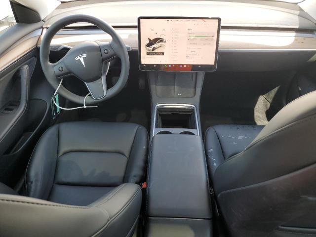 5YJ3E1EA7PF576086 - 2023 TESLA MODEL 3 Weiß Foto 8