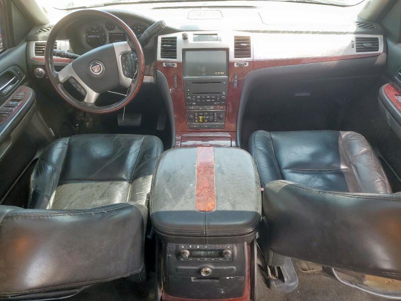 1GYFK63817R365733 - 2007 CADILLAC ESCALADE LUXURY BLACK photo 8