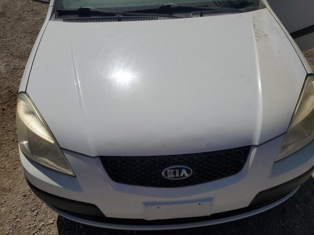 KNADE223796504784 - 2009 KIA RIO BASE WHITE photo 11