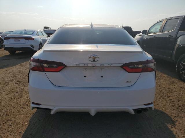 4T1G11AK5PU745388 - 2023 TOYOTA CAMRY SE NIGHT SHADE WHITE photo 6