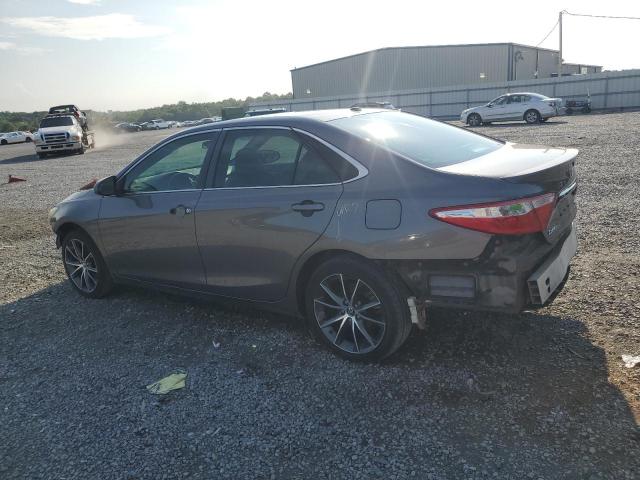 4T1BF1FK7HU329722 - 2017 TOYOTA CAMRY LE ნაცრისფერი ფოტო 2