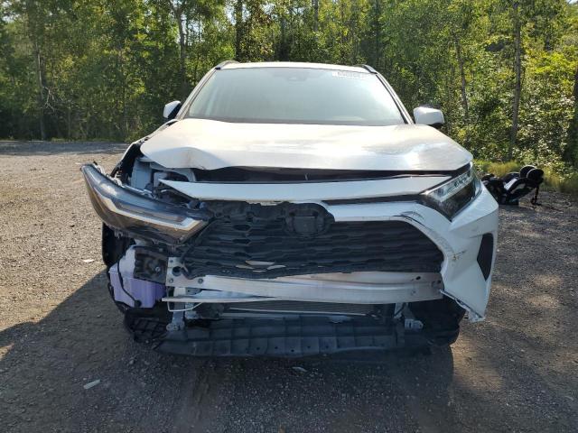2T3R1RFV7PC378769 - 2023 TOYOTA RAV4 XLE WHITE photo 5
