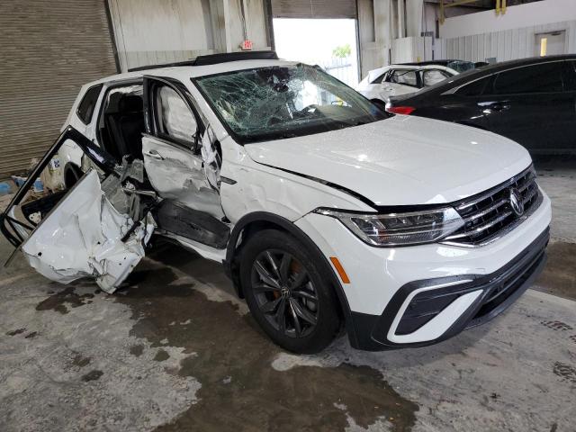 3VV2B7AXXNM108171 - 2022 VOLKSWAGEN TIGUAN SE 白色 照片 4