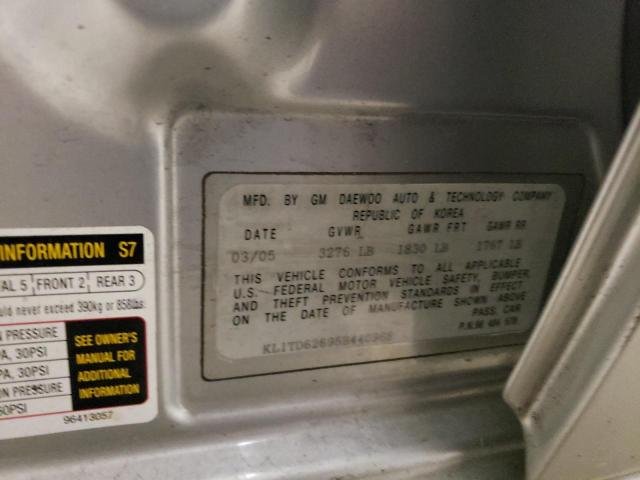 KL1TD62695B440968 - 2005 CHEVROLET AVEO BASE SILVER photo 13