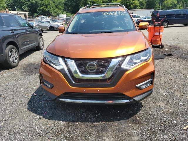 JN8AT2MT3JW457576 - 2018 NISSAN ROGUE S Orange photo 5