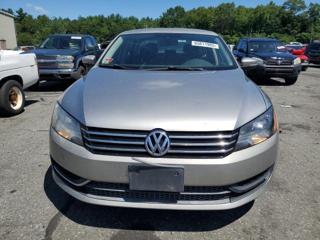 1VWAP7A33DC043539 - 2013 VOLKSWAGEN PASSAT S SILVER photo 5