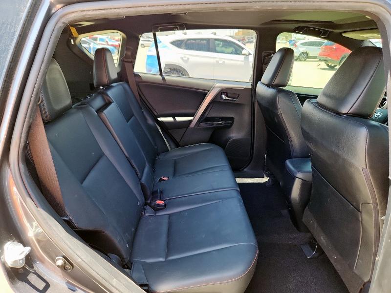 JTMNFREV1HJ714626 - 2017 TOYOTA RAV4 SE ნაცრისფერი ფოტო 11