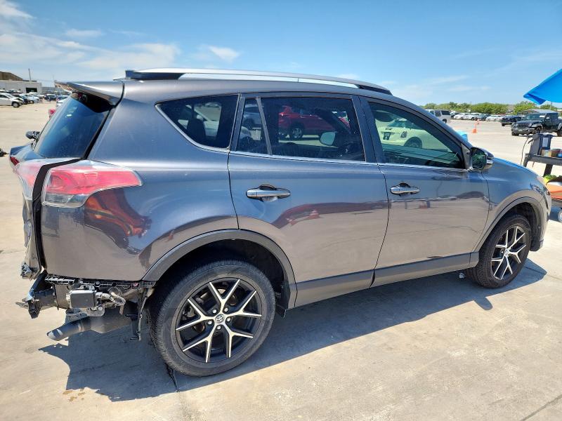 JTMNFREV1HJ714626 - 2017 TOYOTA RAV4 SE ნაცრისფერი ფოტო 3