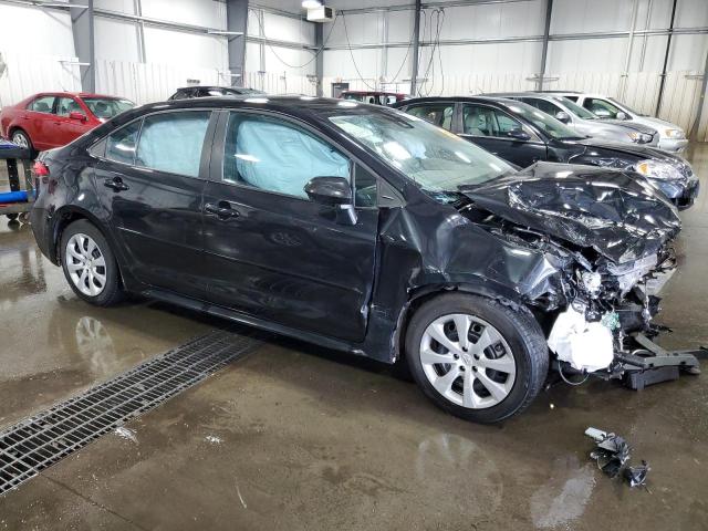 5YFEPMAE2NP319349 - 2022 TOYOTA COROLLA LE BLACK photo 4