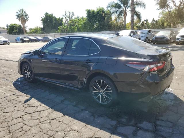 4T1G11AK6MU482713 - 2021 TOYOTA CAMRY SE BLACK photo 2