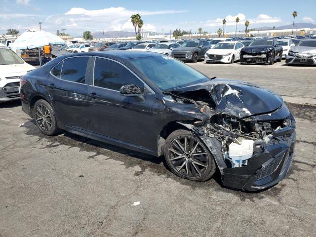 4T1G11AK6MU482713 - 2021 TOYOTA CAMRY SE BLACK photo 4