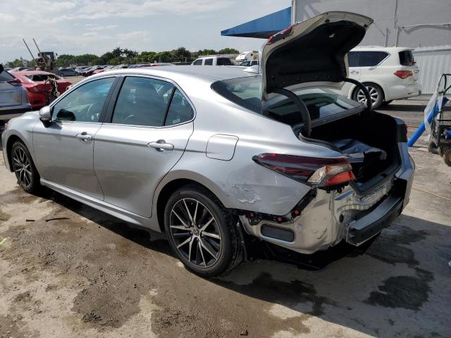 4T1G11AK2PU813307 - 2023 TOYOTA CAMRY SE NIGHT SHADE SILVER photo 2