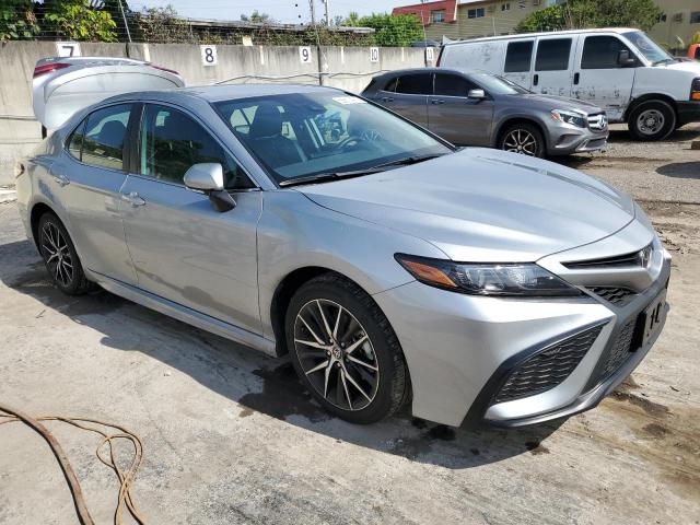 4T1G11AK2PU813307 - 2023 TOYOTA CAMRY SE NIGHT SHADE SILVER photo 4