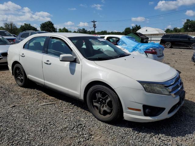 3FAHP0HA4AR163463 - 2010 FORD FUSION SE WHITE photo 4