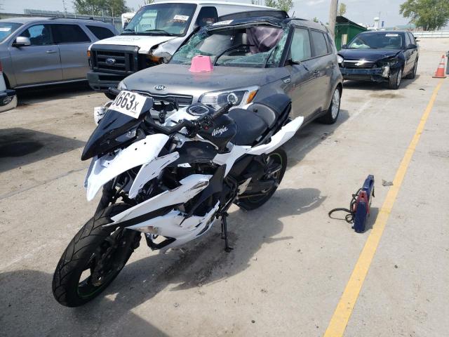 JKAEXEJ12KDA03108 - 2019 KAWASAKI EX650 J თეთრი ფოტო 2