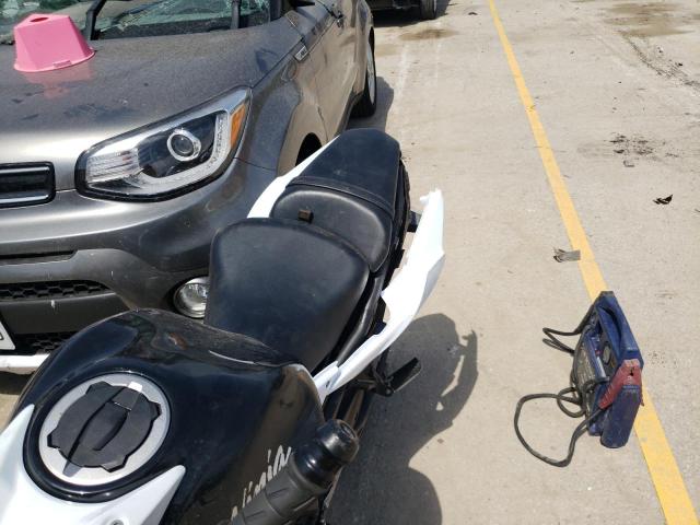 JKAEXEJ12KDA03108 - 2019 KAWASAKI EX650 J თეთრი ფოტო 6