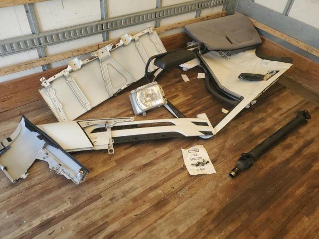 54DC4W1B8KS802755 - 2019 ISUZU NPR HD 白色 照片 13