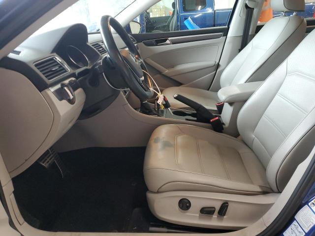1VWDT7A37HC050394 - 2017 VOLKSWAGEN PASSAT R-LINE Blau Foto 7