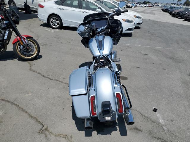 1HD1KH72XSB613964 - 2025 HARLEY-DAVIDSON FLTRX 银色 照片 4