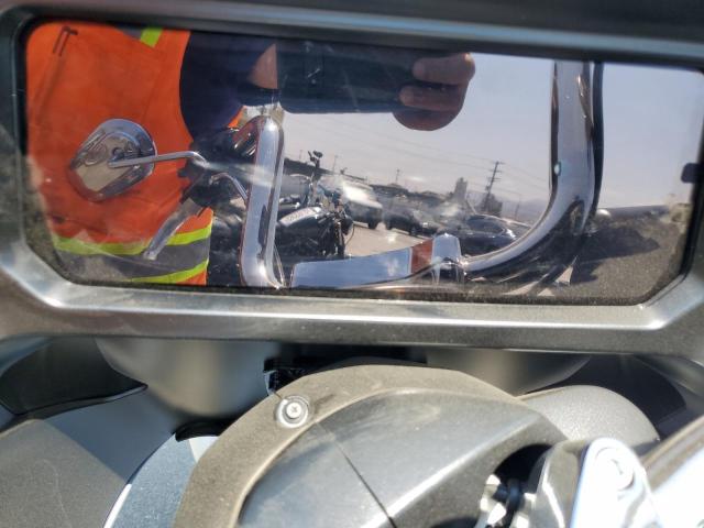 1HD1KH72XSB613964 - 2025 HARLEY-DAVIDSON FLTRX 银色 照片 7