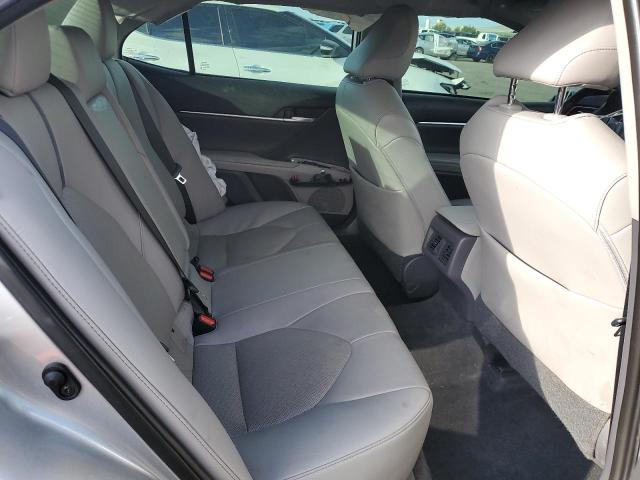 4T1F11AK3MU610336 - 2021 TOYOTA CAMRY XLE 灰色 照片 10