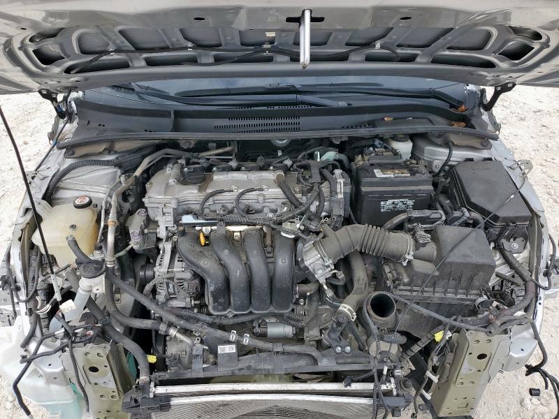 5YFEPMAE7MP215955 - 2021 TOYOTA COROLLA LE Silber Foto 11