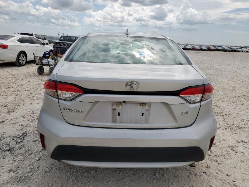 5YFEPMAE7MP215955 - 2021 TOYOTA COROLLA LE Silber Foto 6