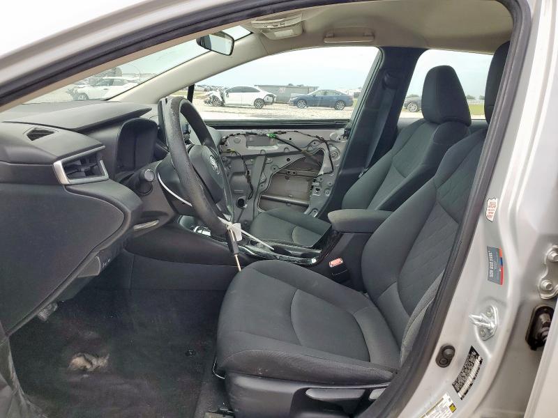 5YFEPMAE7MP215955 - 2021 TOYOTA COROLLA LE Silber Foto 7
