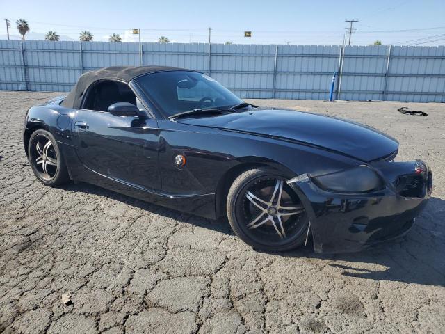 4USBT335X4LS49574 - 2004 BMW Z4 2.5 BLACK photo 4