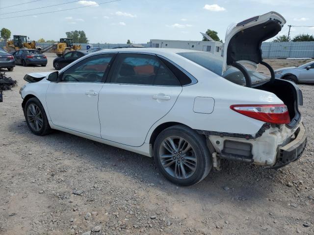 4T1BF1FK1GU184224 - 2016 TOYOTA CAMRY LE WHITE photo 2