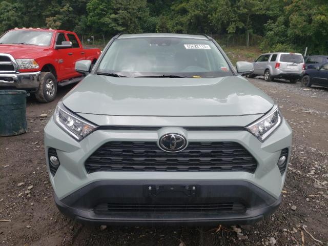 2T3A1RFV4LC067646 - 2020 TOYOTA RAV4 XLE PREMIUM GRAY photo 5