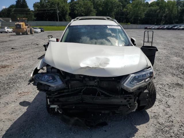 5N1AT2MVXJC733133 - 2018 NISSAN ROGUE S თეთრი ფოტო 5