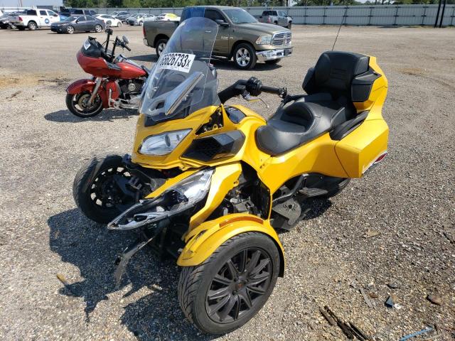 2BXNBAC11DV000490 - 2013 CAN-AM SPYDER ROA RT YELLOW photo 2