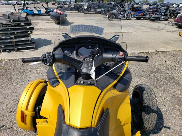 2BXNBAC11DV000490 - 2013 CAN-AM SPYDER ROA RT YELLOW photo 5