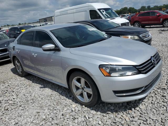 1VWAT7A35EC031180 - 2014 VOLKSWAGEN PASSAT S SILVER photo 4