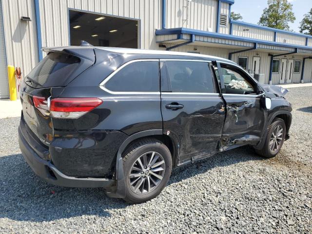 5TDJZRFH5HS438713 - 2017 TOYOTA HIGHLANDER SE BLACK photo 3