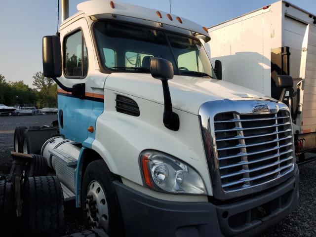 2014 FREIGHTLINER CASCADIA 1, 